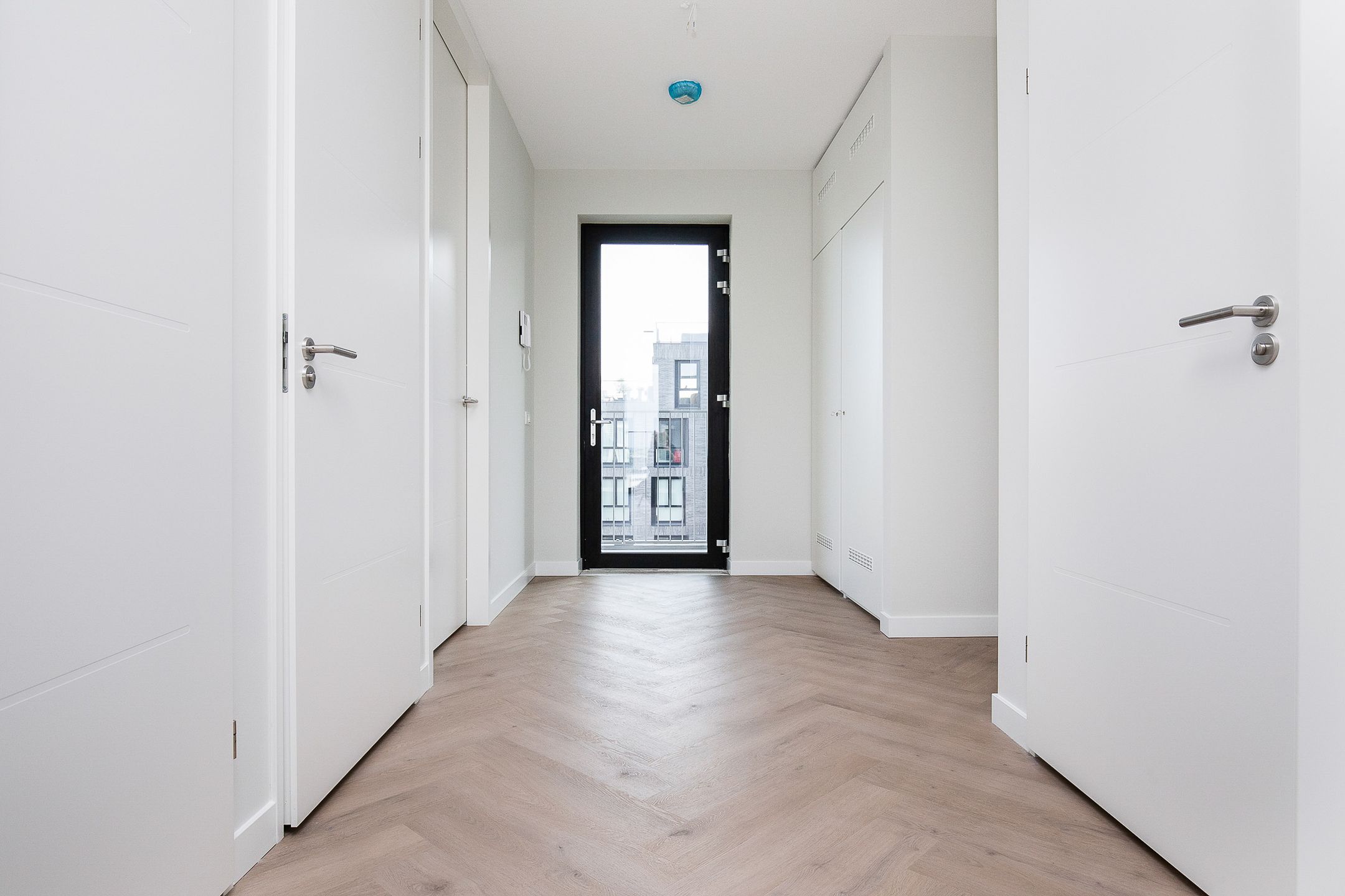 Photo 21 of Mies van der Rohestraat 301