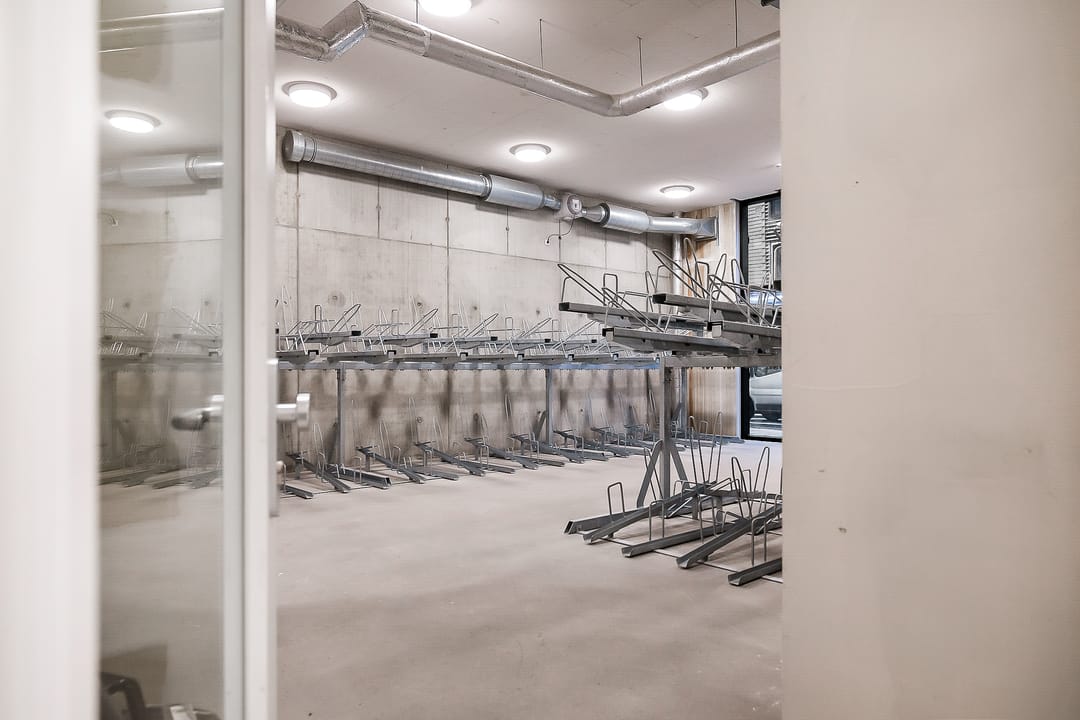 Photo 28 of Mies van der Rohestraat 301