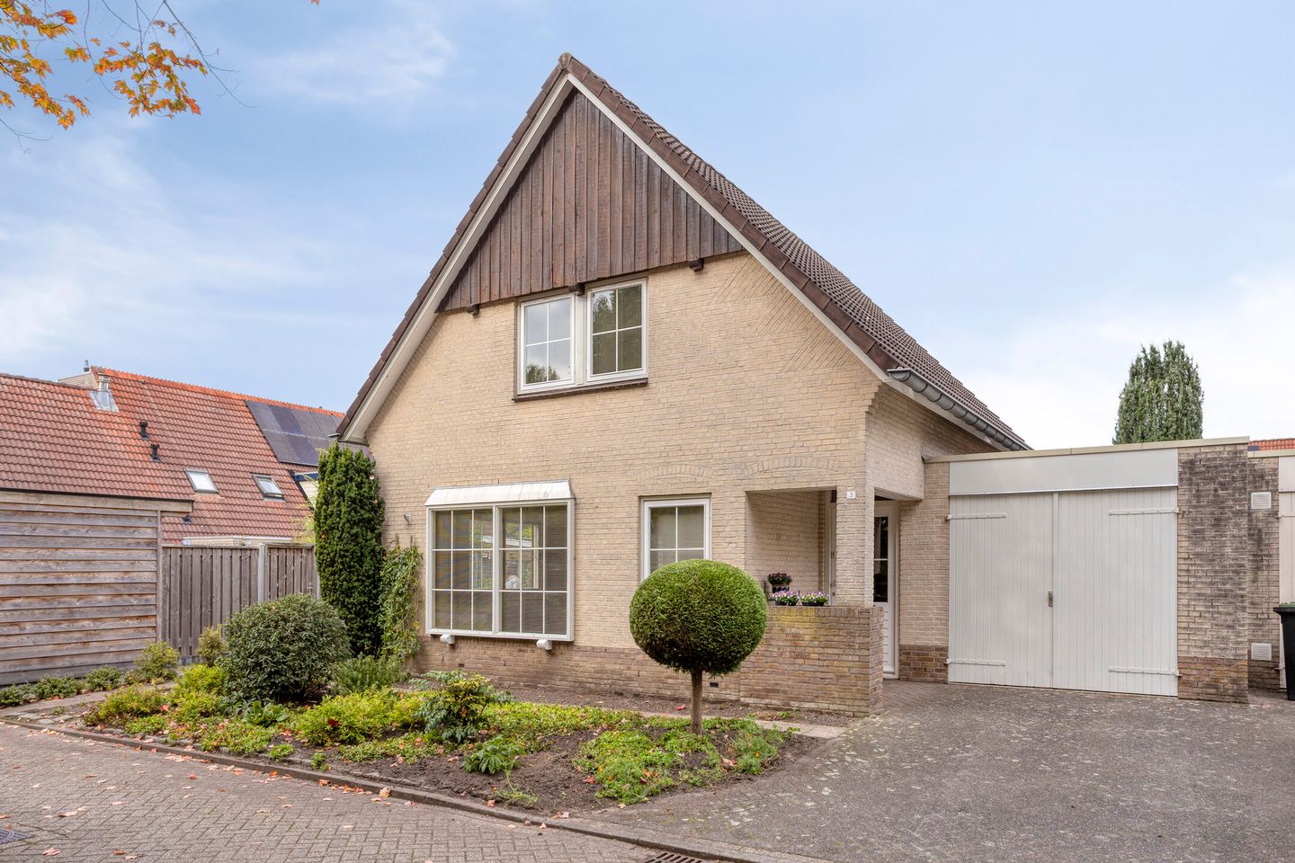 Foto 1 van van Heeckerenweg 3