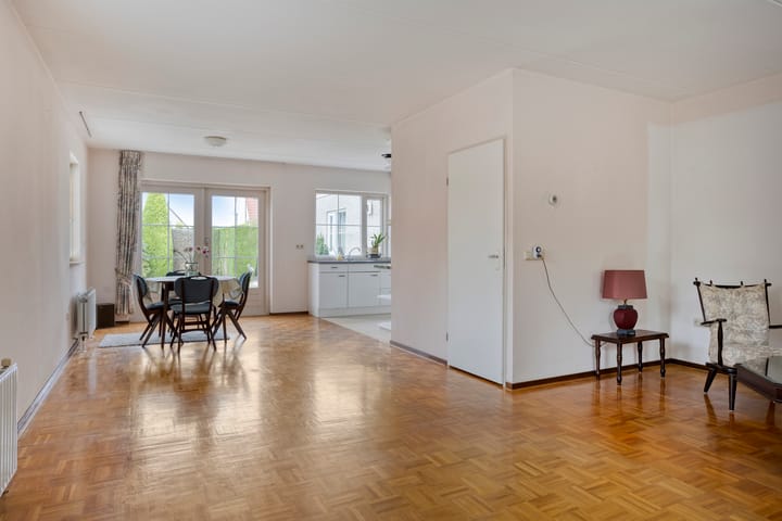 Foto 3 van van Heeckerenweg 3