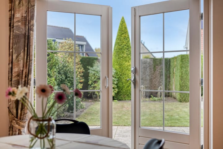 Foto 9 van van Heeckerenweg 3