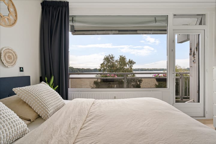 Photo 18 of Saffierstraat 27