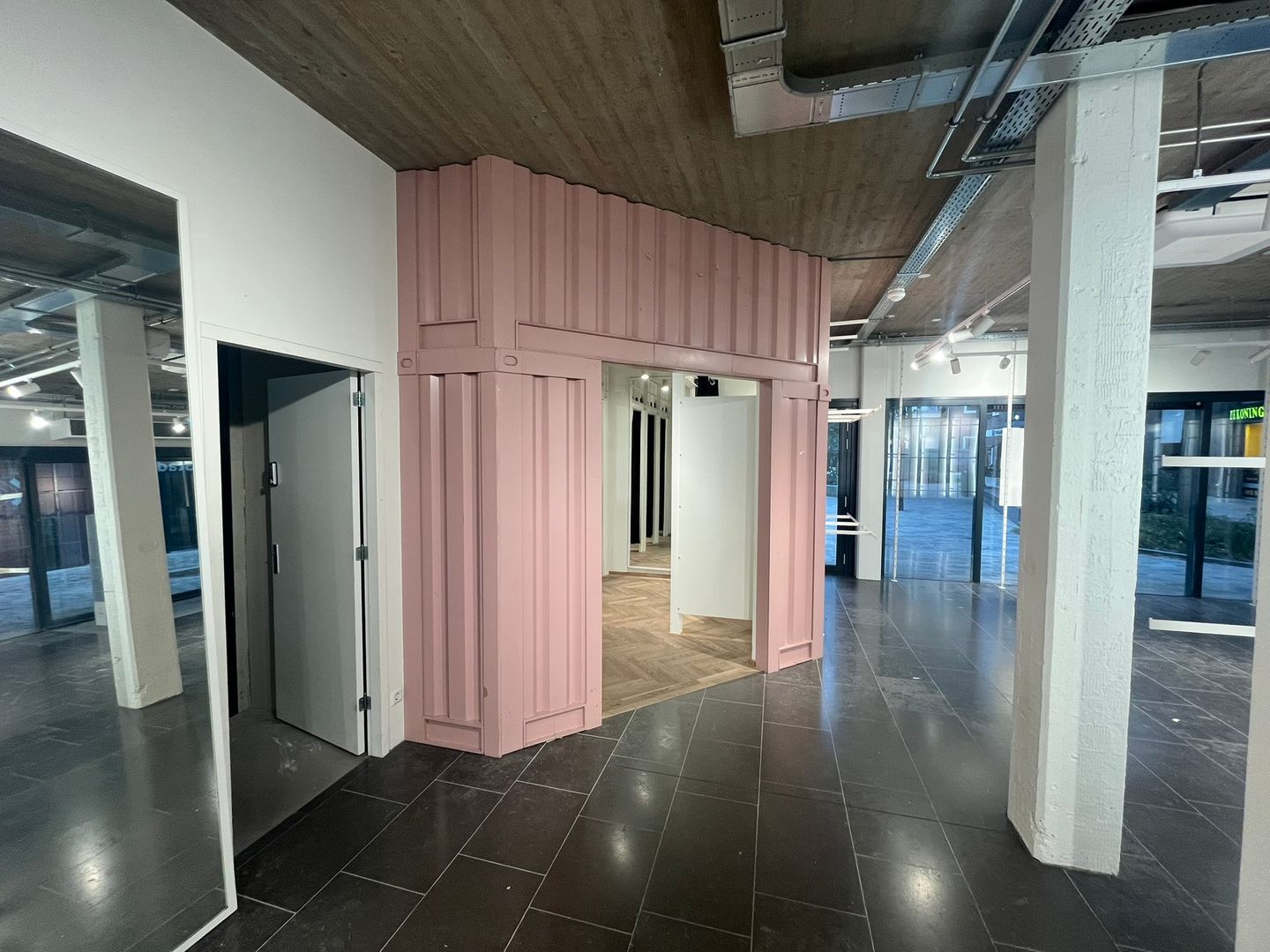 Bekijk foto 5 van Stadhuisplein 132