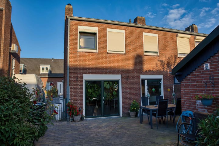 Foto 32 van Jacob Reviusstraat 8