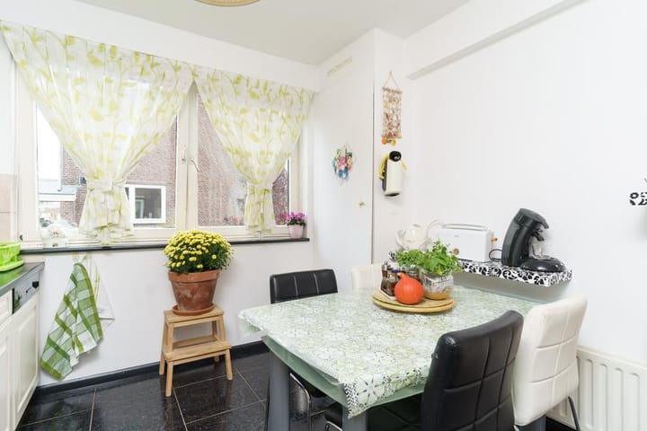 Photo 4 of Van der Lelijstraat 59-I