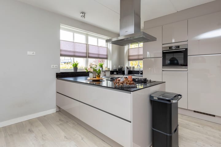 Photo 14 of Graaf Adolfstraat 8