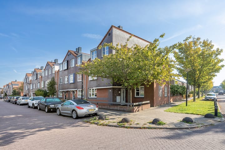 Photo 2 of Conny Stuartlaan 38