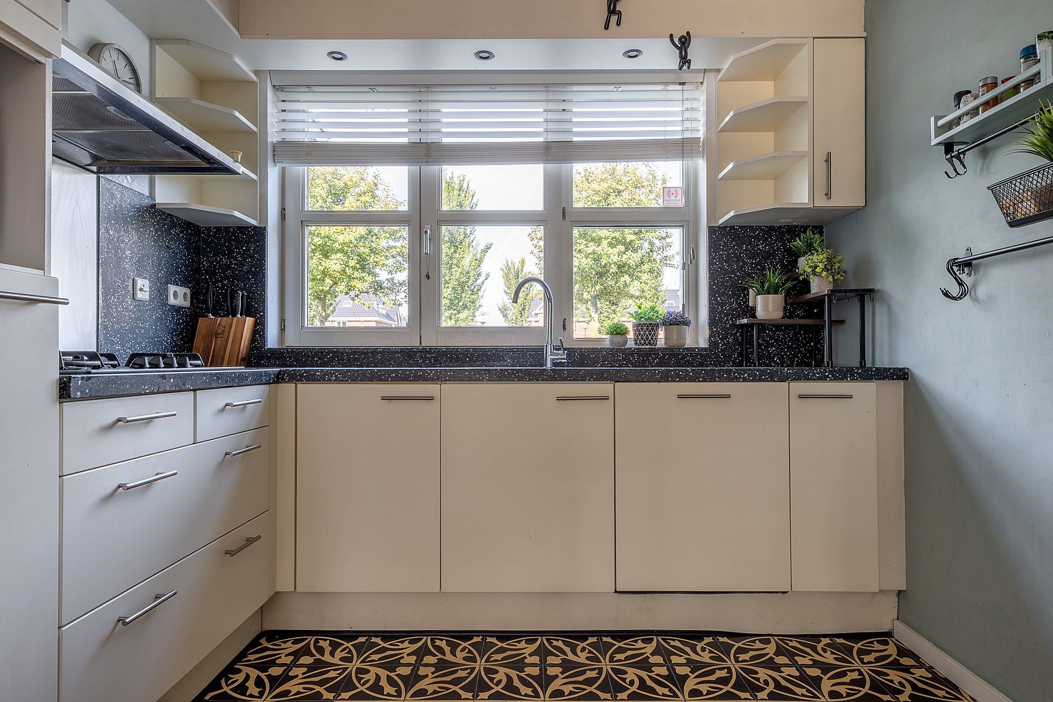 Foto 18 van Conny Stuartlaan 38