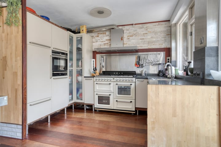 Photo 13 of De Gasperistraat 10