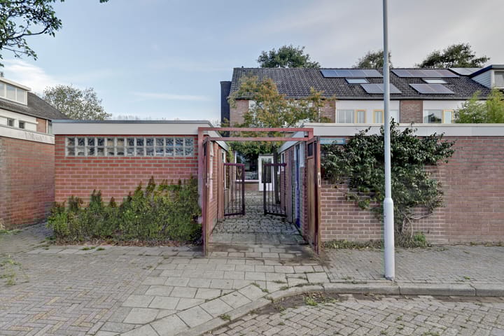 Photo 33 of De Gasperistraat 10