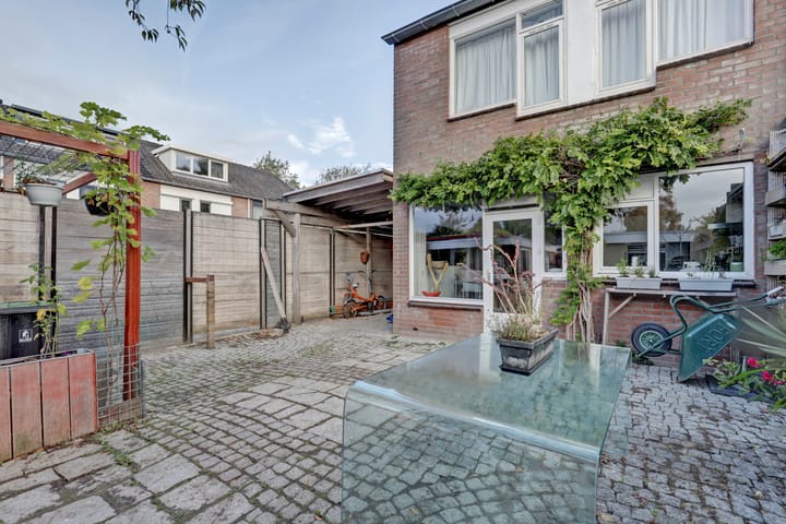 Photo 31 of De Gasperistraat 10