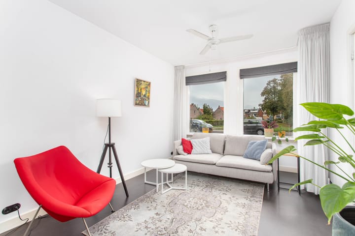 Photo 4 of De Lessepsstraat 69