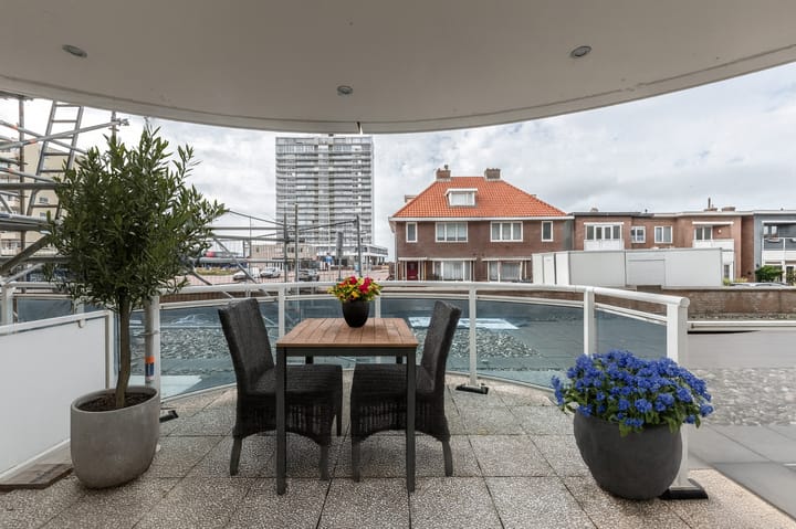 Foto 9 van Stationsplein 15-F1