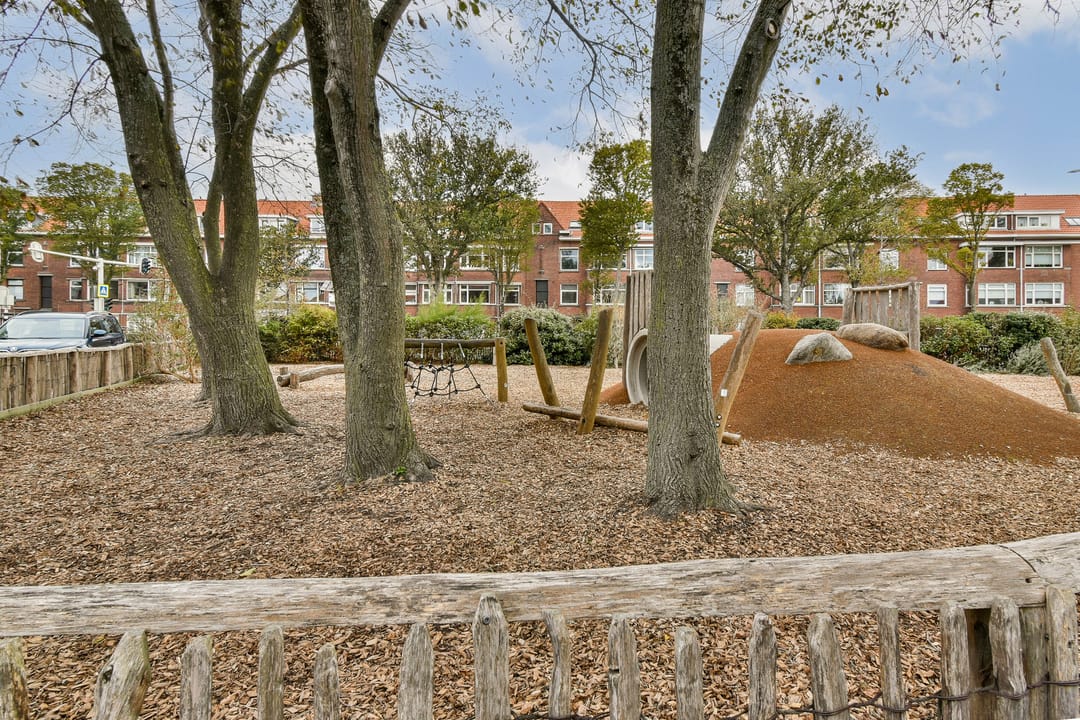 Photo 16 of Van Boisotstraat 8