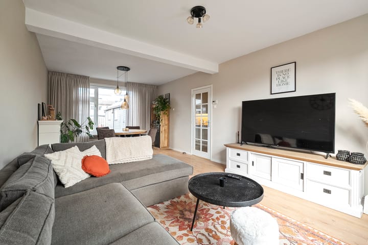 Photo 10 of A.C. de Graafstraat 11