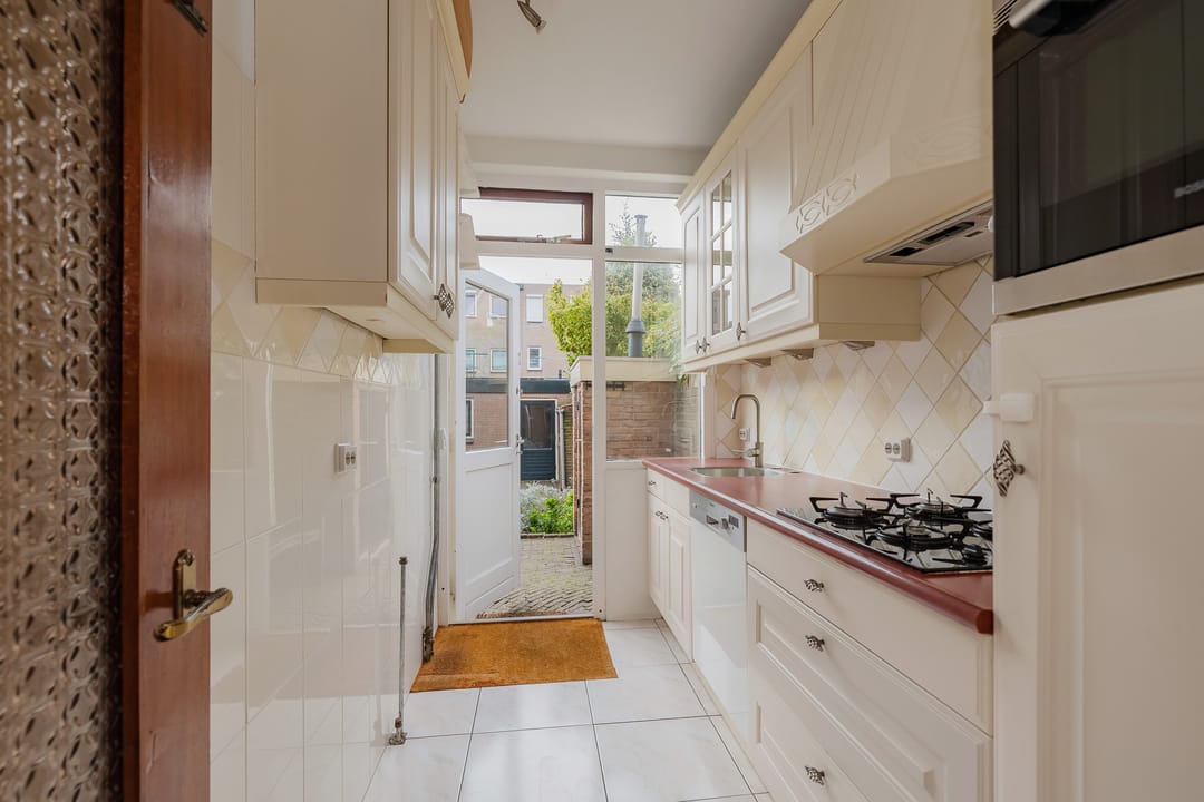 Foto 8 van Trompstraat 143