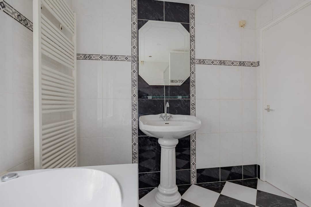 Foto 22 van Trompstraat 143