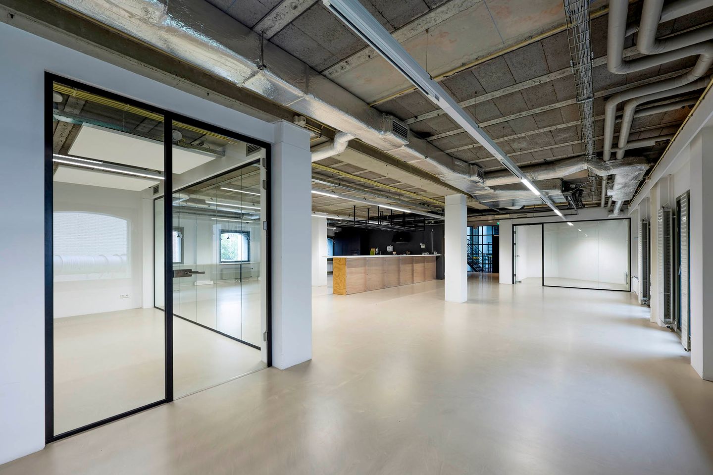 Bekijk foto 2 van Max Euweplein 24-46