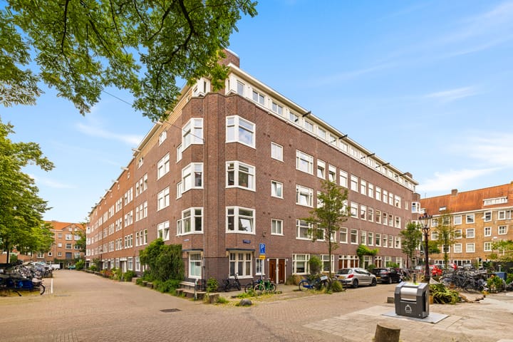 Foto 2 van Luzacstraat 1-3