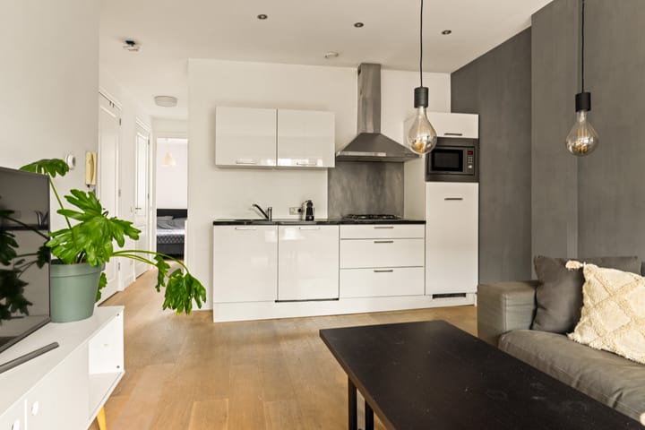 Foto 3 van Luzacstraat 1-3