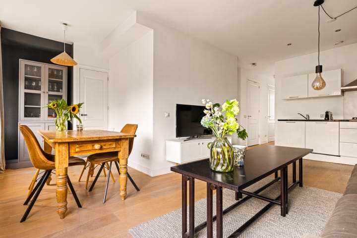 Foto 6 van Luzacstraat 1-3