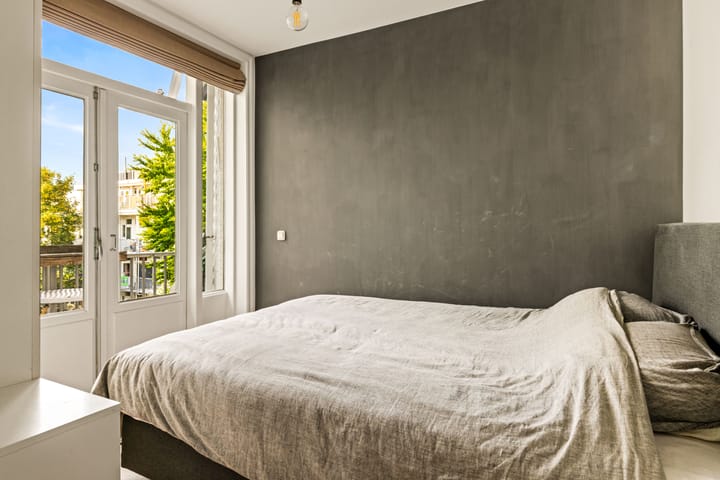 Foto 15 van Luzacstraat 1-3