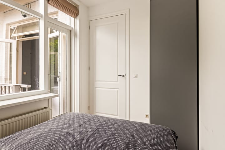 Foto 22 van Luzacstraat 1-3