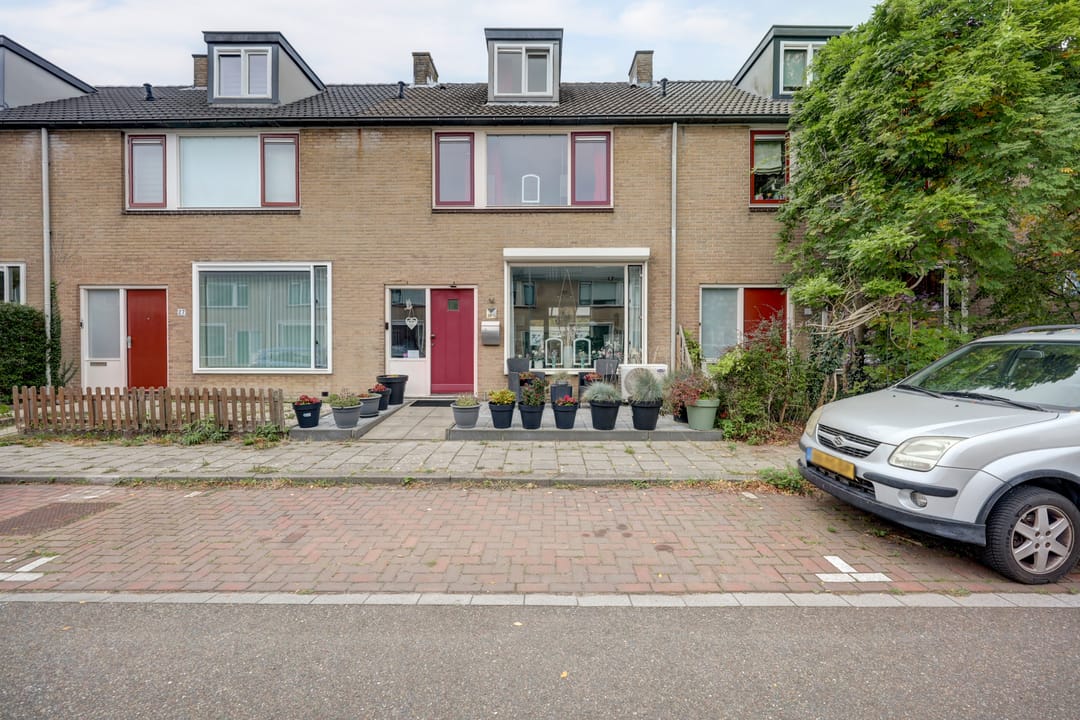 Foto 1 van Dolfijnstraat 29