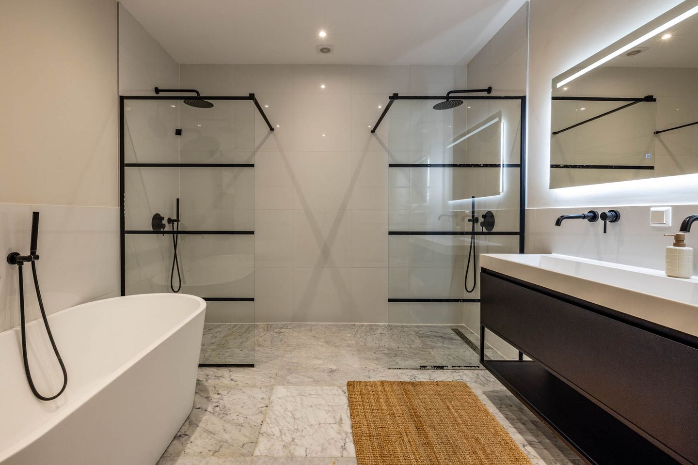 Foto 44 van Claes de Vrieselaan 54-B02