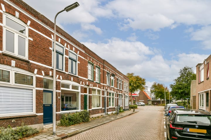 Photo 6 of Prins Hendrikstraat 12