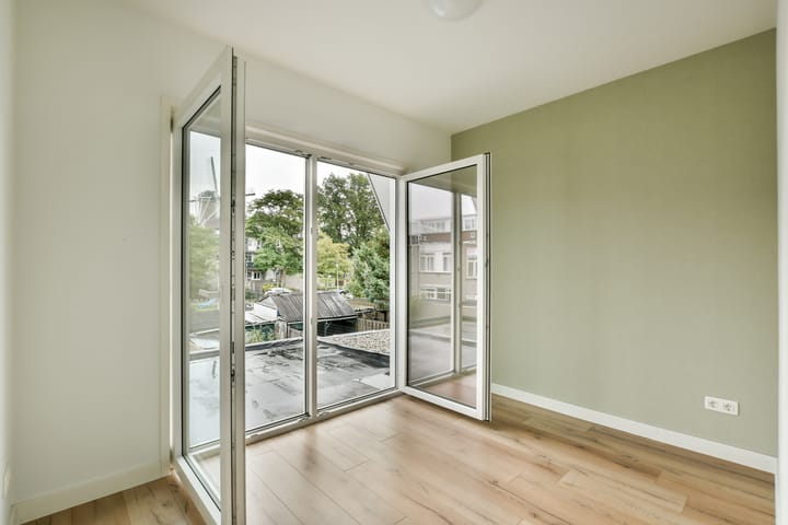 Photo 13 of Prins Hendrikstraat 12