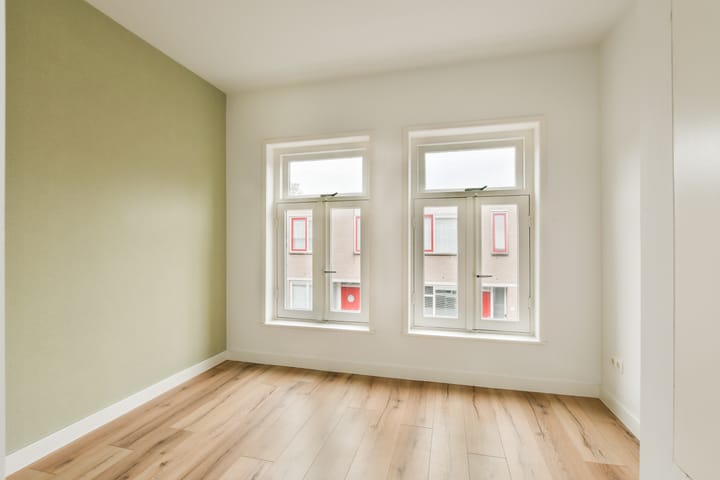 Photo 18 of Prins Hendrikstraat 12