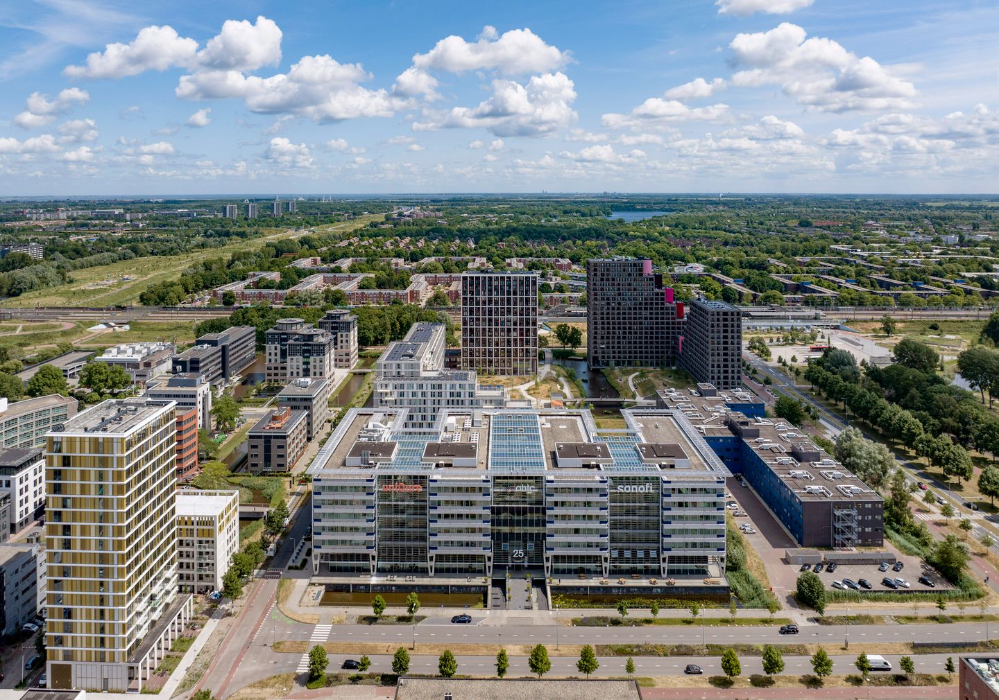 View photo 1 of Paasheuvelweg 25-A