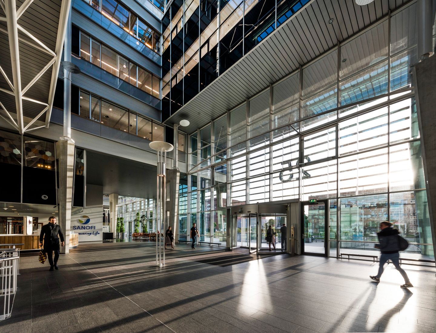 View photo 4 of Paasheuvelweg 25-A