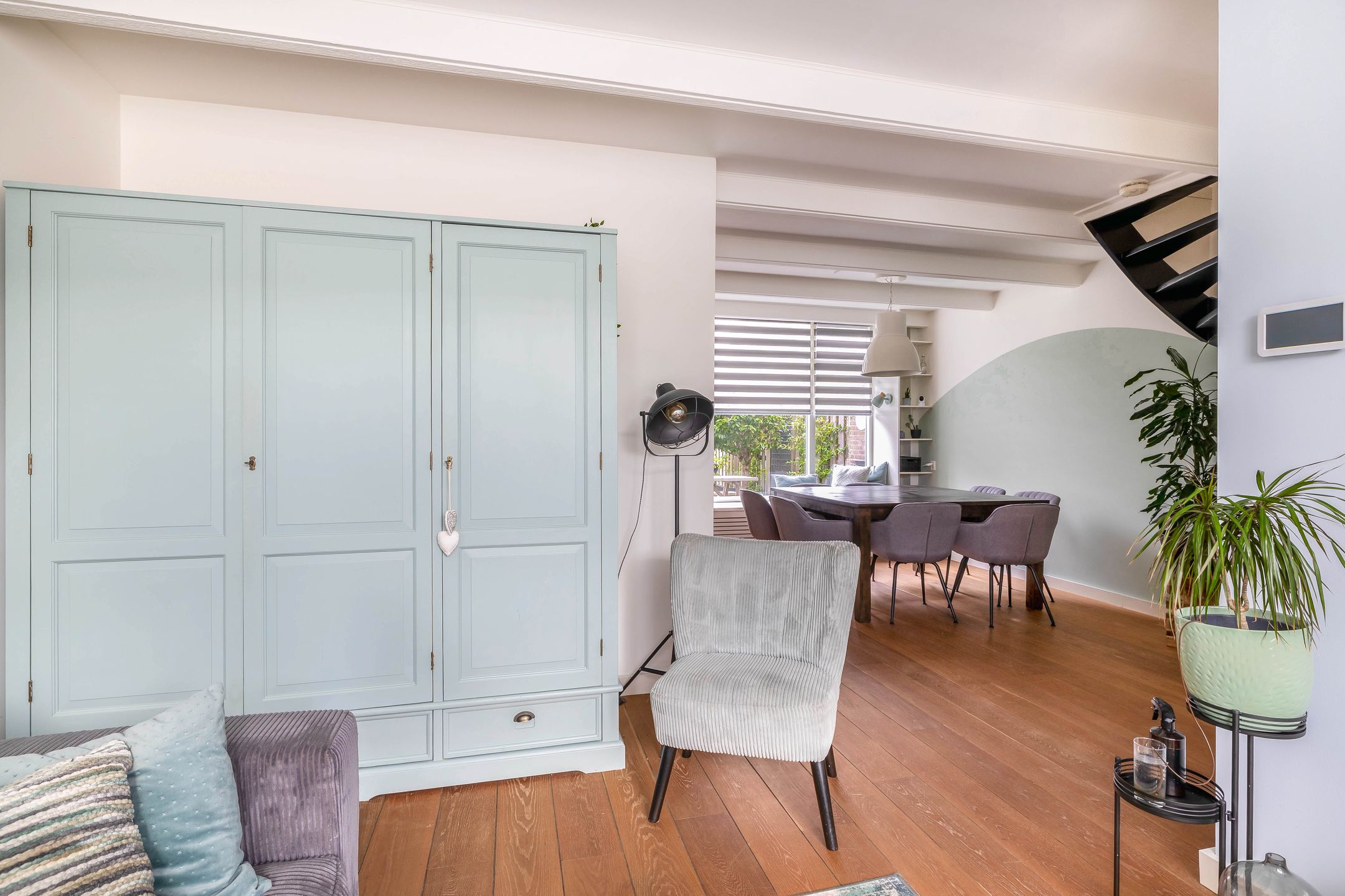 Foto 9 van Midden Woerd 35