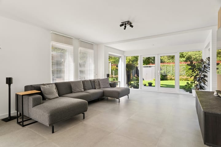 Foto 14 van Maandenweg 26