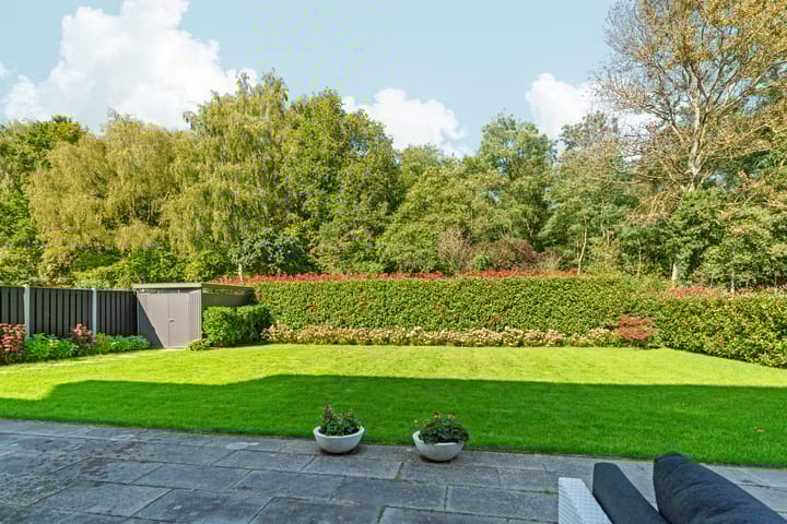 Foto 50 van Maandenweg 26