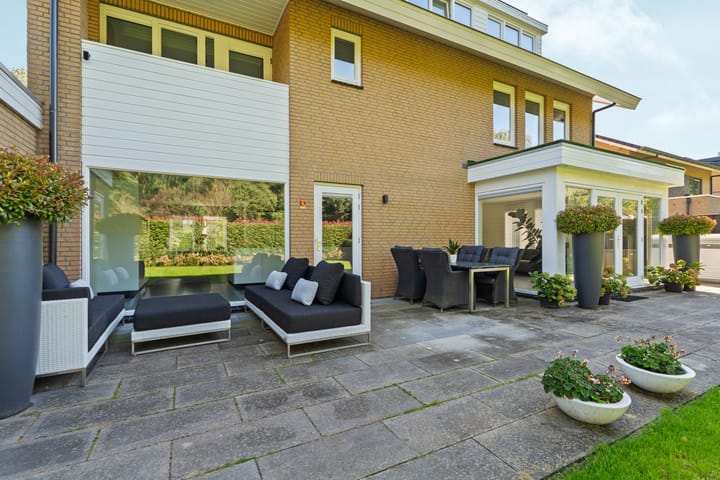 Foto 54 van Maandenweg 26