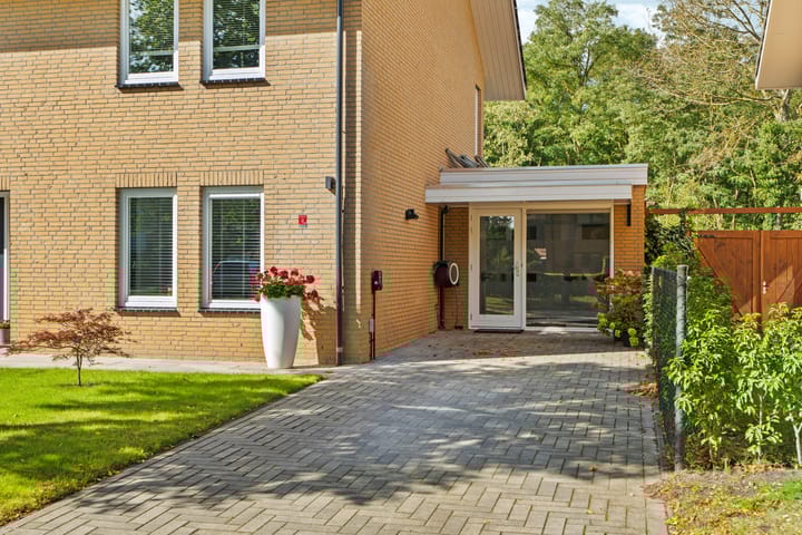 Foto 55 van Maandenweg 26