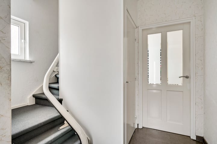 Photo 6 of Rozenstraat 34