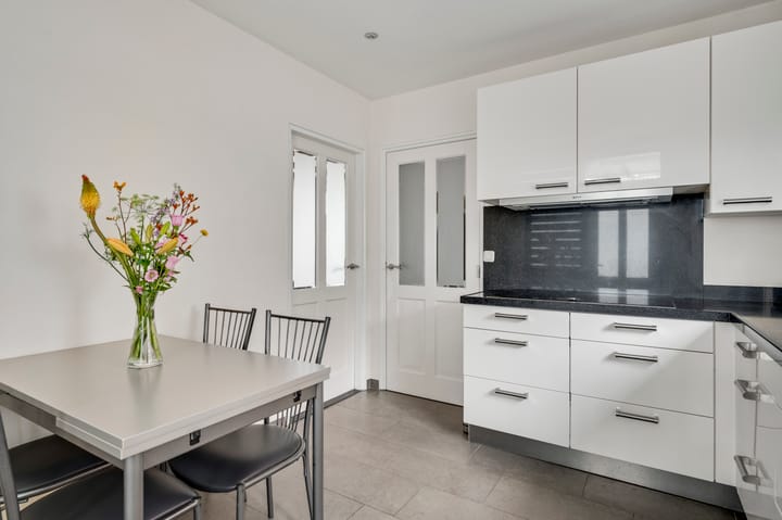 Photo 9 of Rozenstraat 34