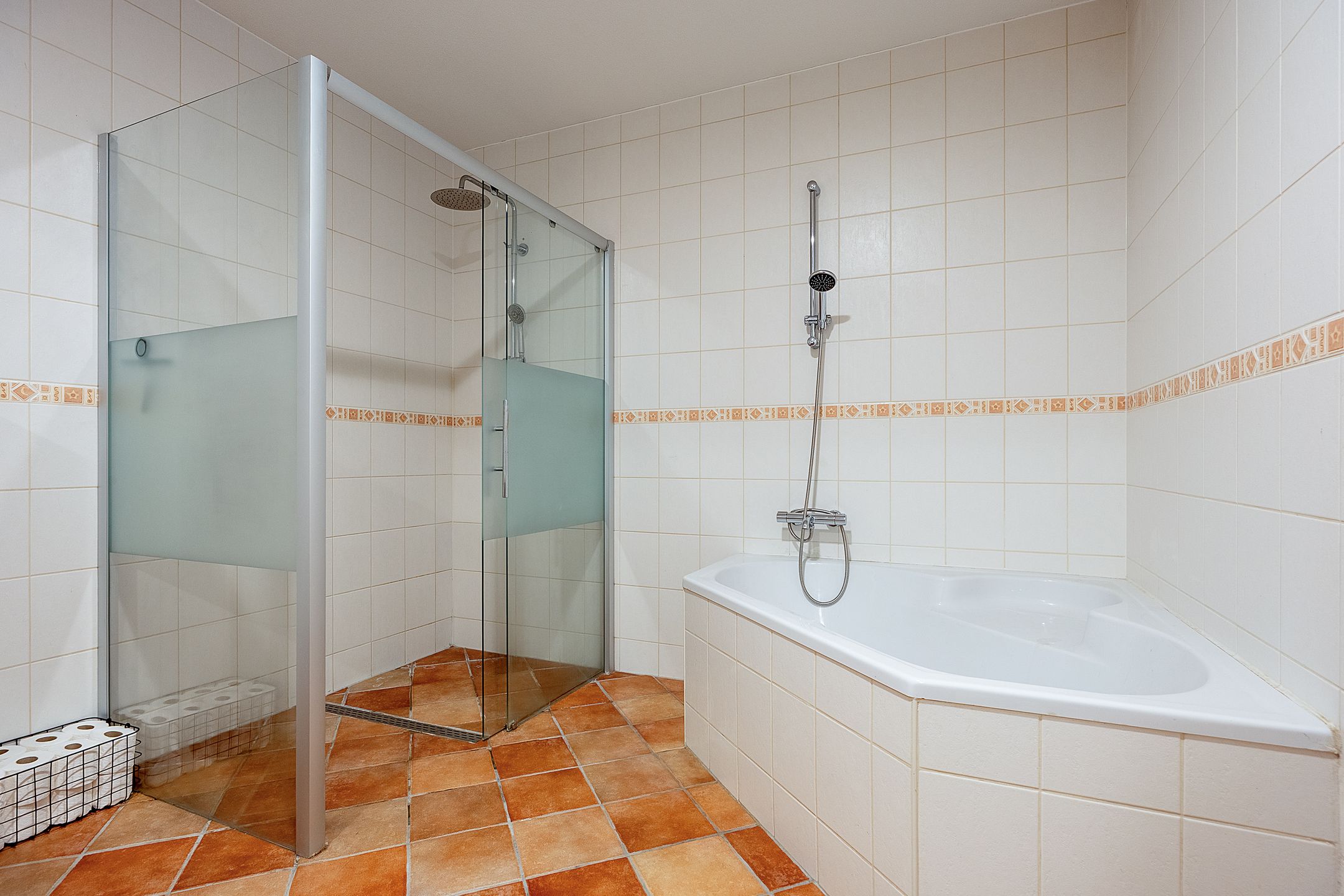 Photo 27 of Hevel 27