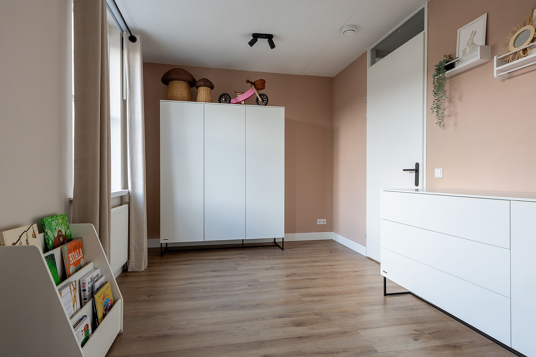 Photo 30 of Hevel 27