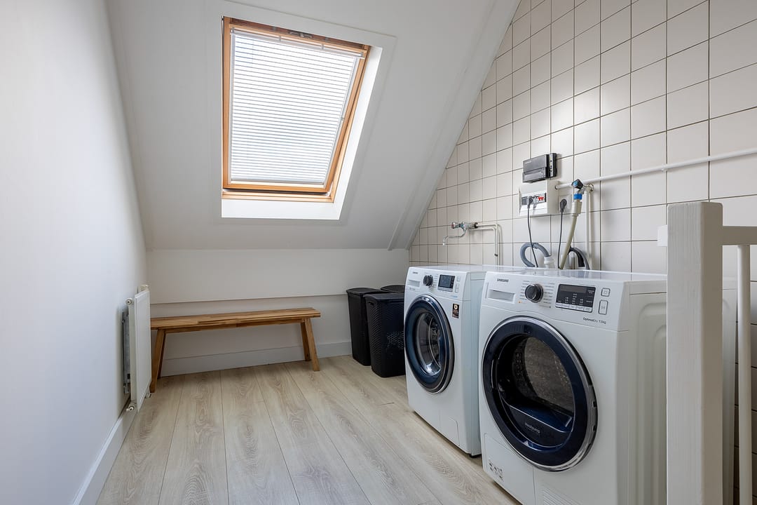 Photo 32 of Hevel 27