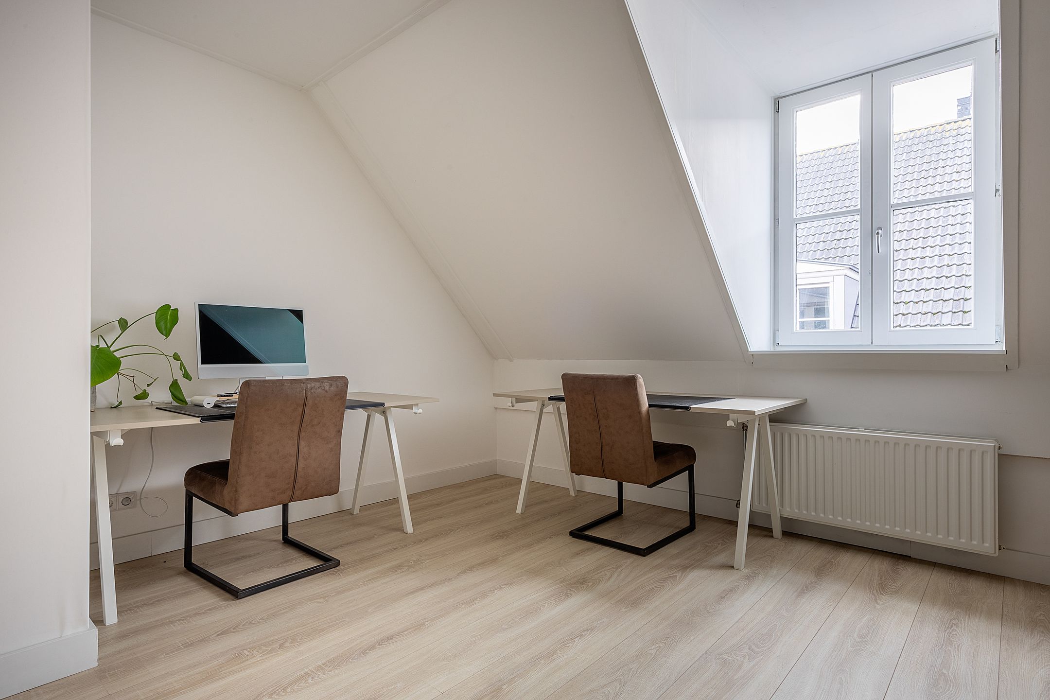 Photo 36 of Hevel 27