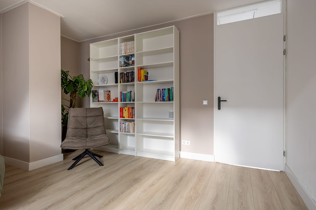 Photo 37 of Hevel 27