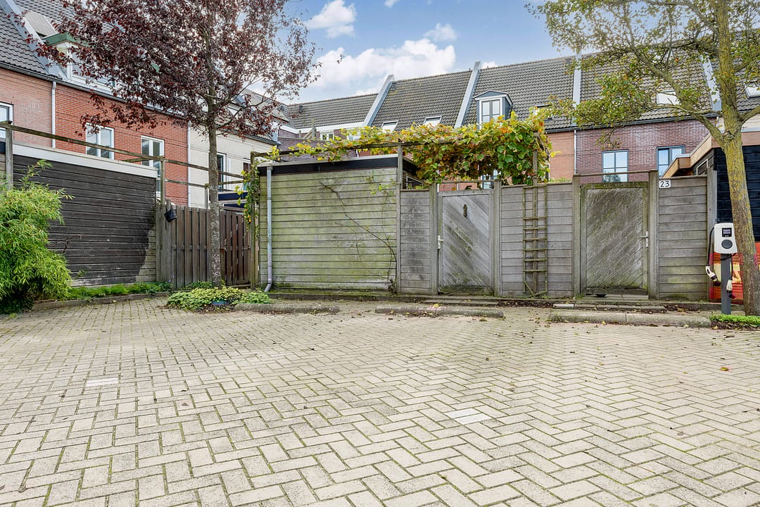 Photo 46 of Hevel 27