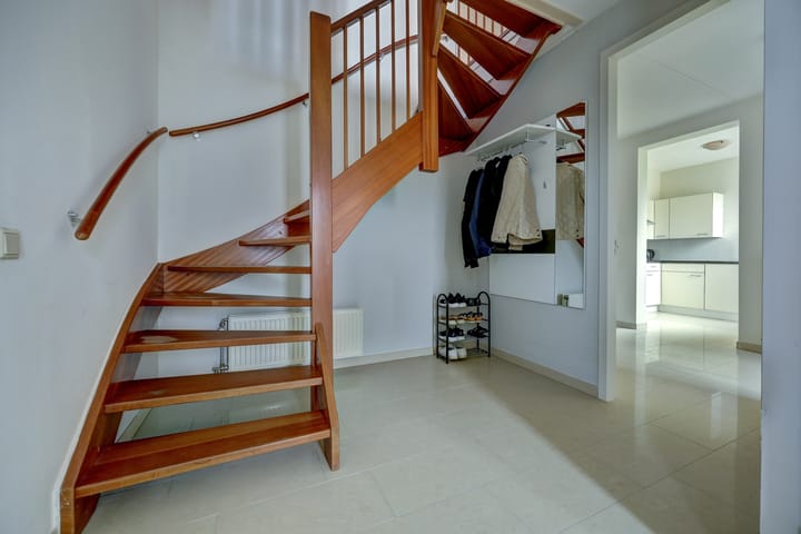 Photo 6 of Zwanebloem 47