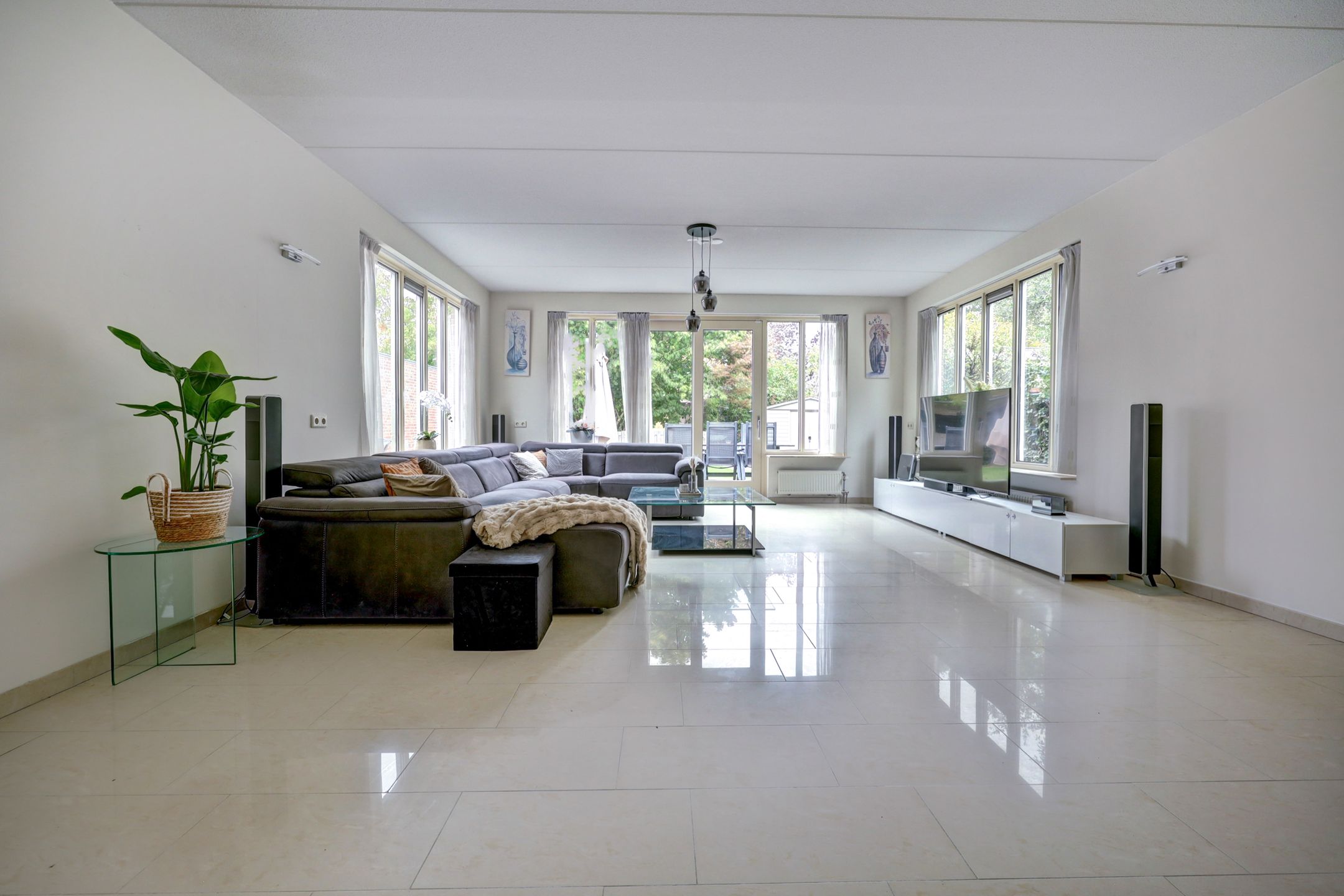 Photo 9 of Zwanebloem 47