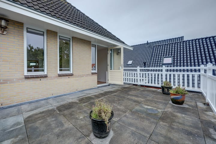 Photo 41 of Zwanebloem 47